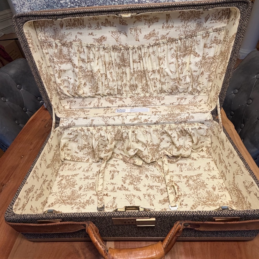 Hartmann Vintage Mid-Century Tweed Suitcase with Toile Interior (EUC)